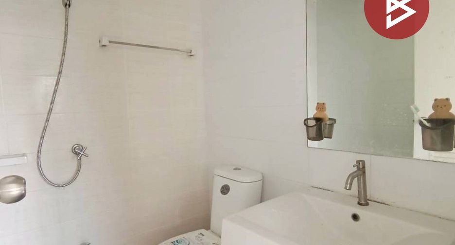 Casa adosada en venta de 3 habitaciones en Thung Khru, Bangkok