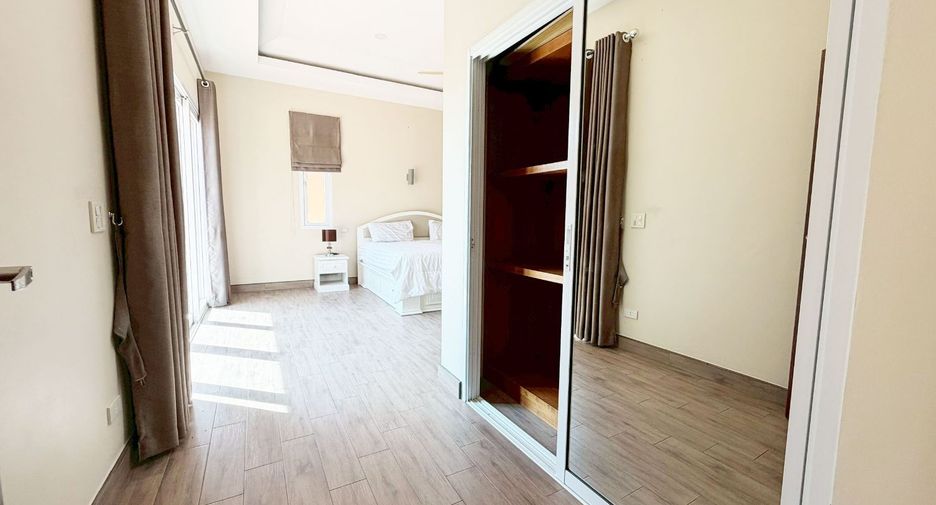 For rent and for sale 3 bedrooms villa in East Pattaya, Pattaya