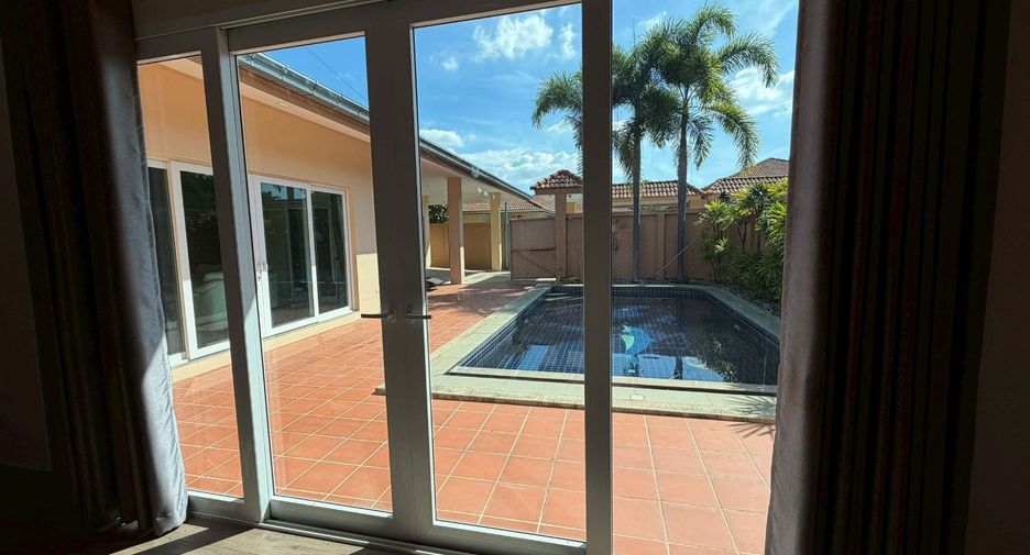 For rent and for sale 3 bedrooms villa in East Pattaya, Pattaya