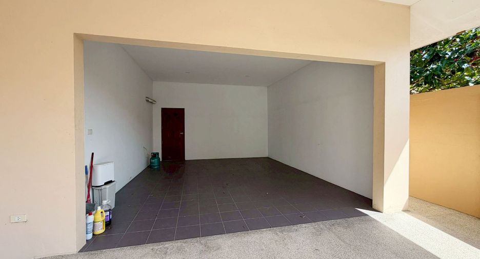 For rent and for sale 3 bedrooms villa in East Pattaya, Pattaya