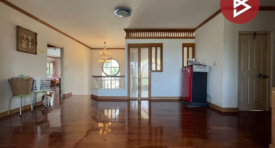 For sale 6 bedrooms house in Mueang Samut Prakan, Samut Prakan