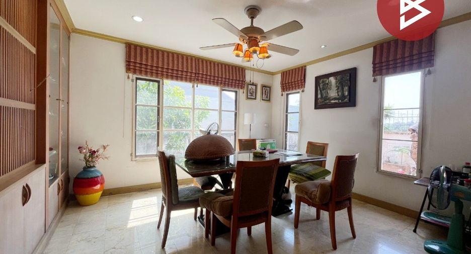 For sale 6 bedrooms house in Mueang Samut Prakan, Samut Prakan