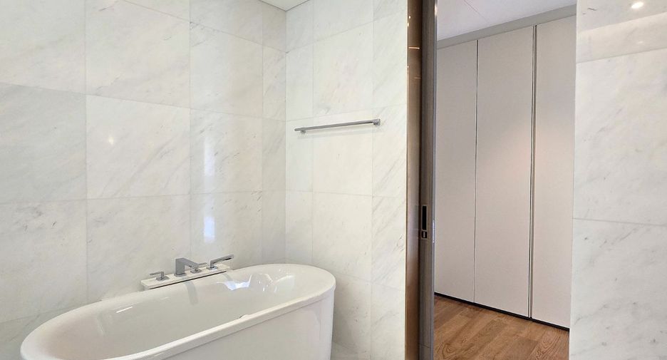 Wohnung zur Miete und zum Kauf mit 2 Zimmer in Pathum Wan, Bangkok