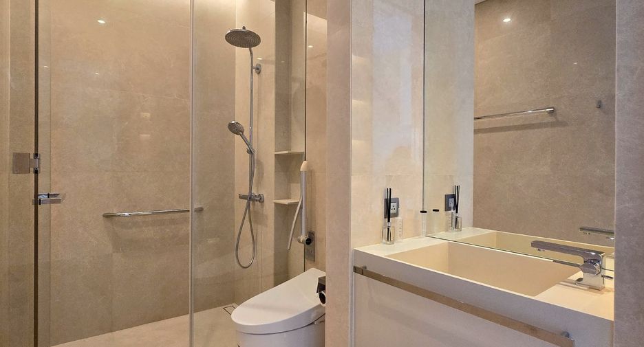 Wohnung zur Miete und zum Kauf mit 2 Zimmer in Pathum Wan, Bangkok