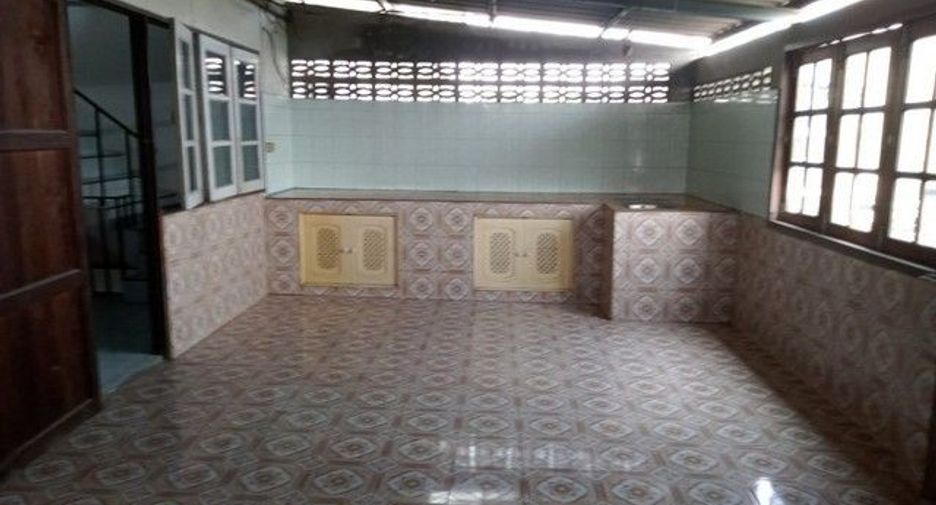 Gewerbefläche zum Kauf mit 1 Zimmer in Ban Bueng, Chonburi