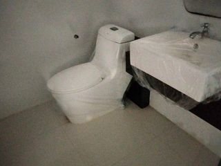 À vendre 1 chambre condo à Ban Bueng, Chonburi