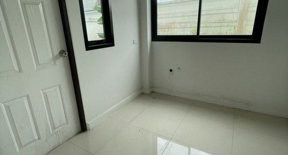 For sale 1 bed house in Si Racha, Chonburi