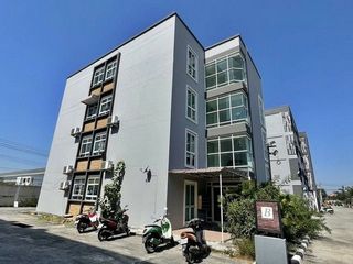 À vendre 1 chambre condo à Ban Bueng, Chonburi