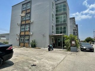 À vendre 1 chambre condo à Ban Bueng, Chonburi