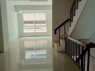 Local comercial en venta de 4 habitaciones en Hat Yai, Songkhla