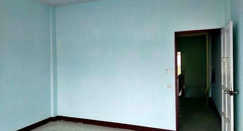 For sale 1 bed retail Space in Sanom, Surin