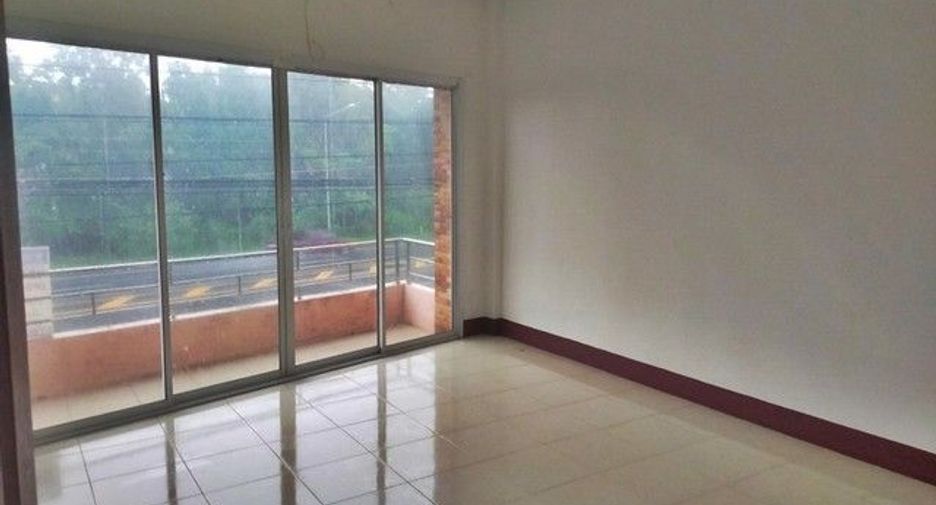 Gewerbefläche zum Kauf mit 1 Zimmer in Mueang Buriram, Buriram