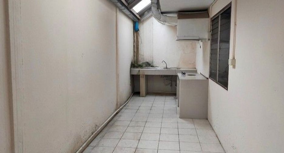 Gewerbefläche zum Kauf mit 1 Zimmer in Chok Chai, Nakhon Ratchasima