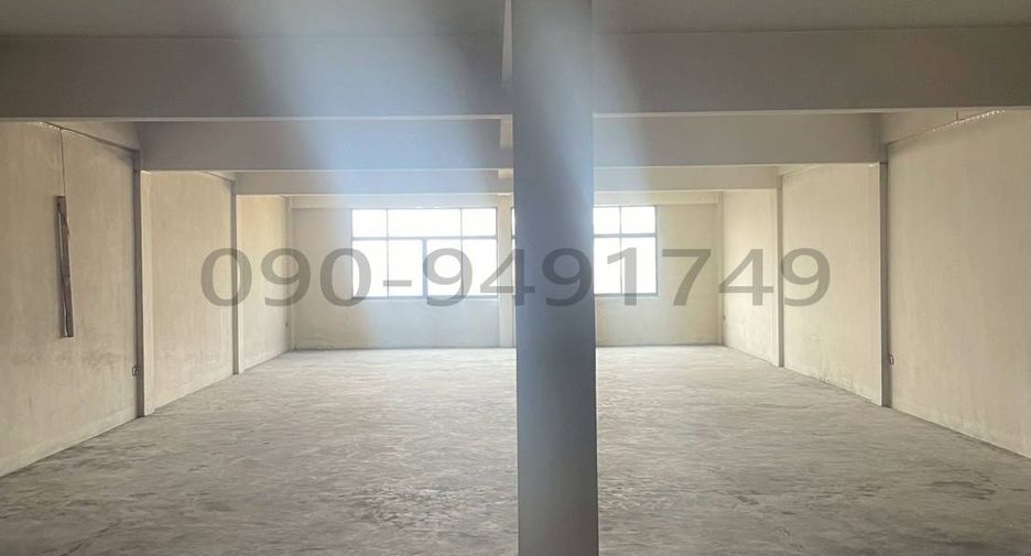For rent 4 bedrooms retail Space in Mueang Samut Prakan, Samut Prakan