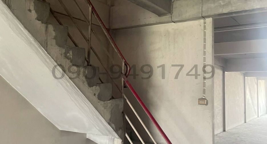 For rent 4 bedrooms retail Space in Mueang Samut Prakan, Samut Prakan
