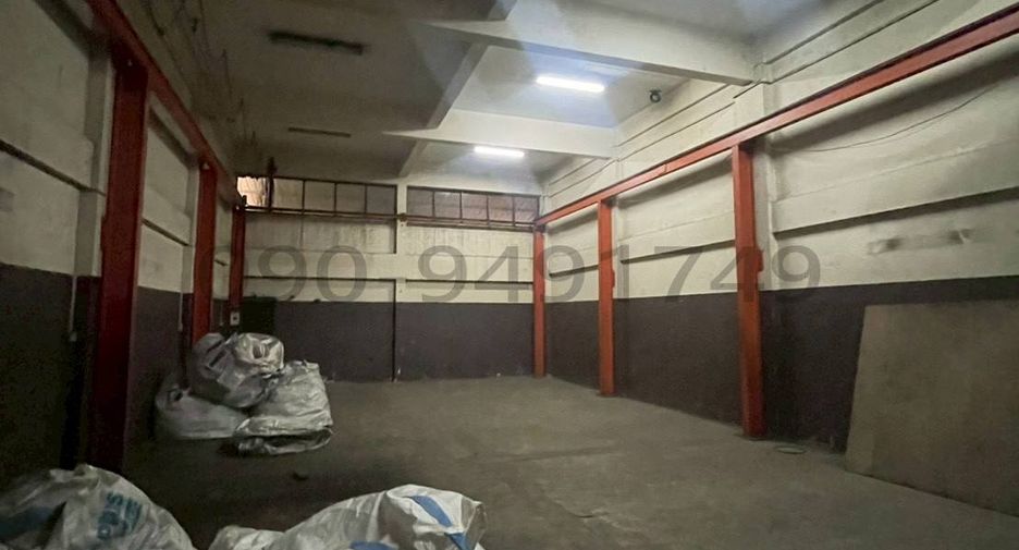 For rent 4 bedrooms retail Space in Mueang Samut Prakan, Samut Prakan