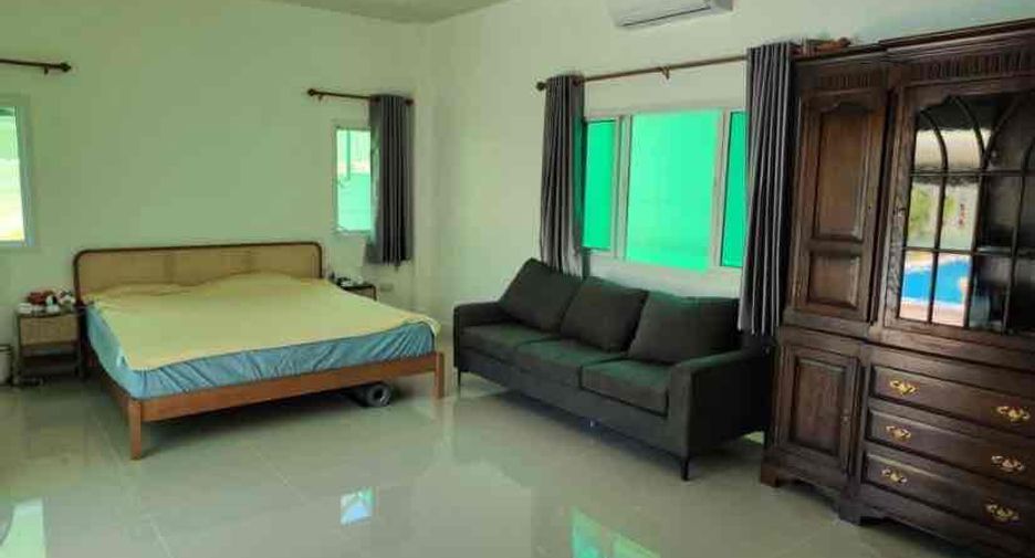 For rent 4 bedrooms villa in Bang Lamung, Chonburi