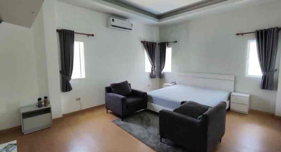 For rent 4 bedrooms villa in Bang Lamung, Chonburi