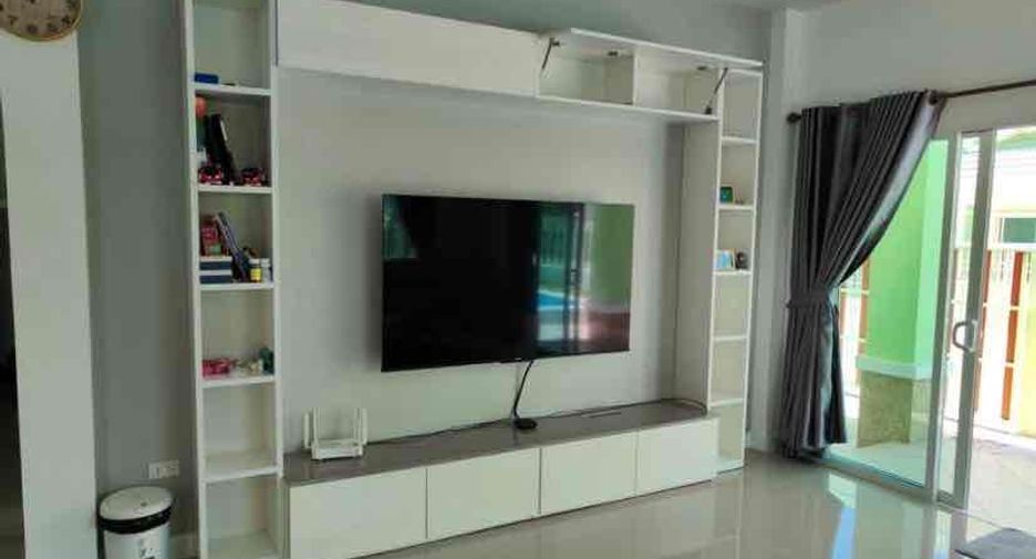 For rent 4 bedrooms villa in Bang Lamung, Chonburi