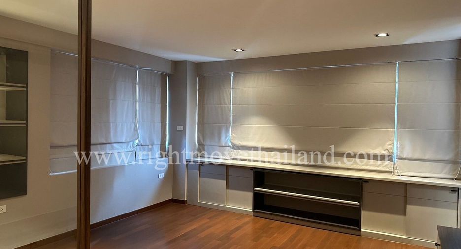 For rent and for sale 3 bedrooms condo in Khlong Toei, Bangkok