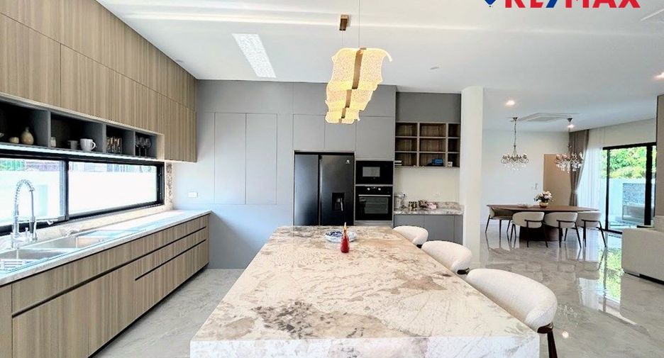 For sale 3 bedrooms house in Bang Lamung, Chonburi