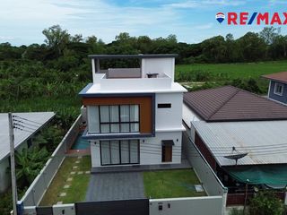 For sale 4 bedrooms house in Bang Lamung, Chonburi