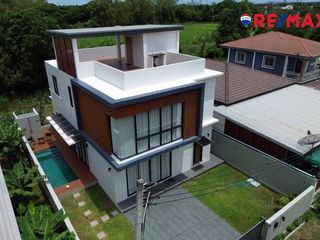 For sale 4 bedrooms house in Bang Lamung, Chonburi