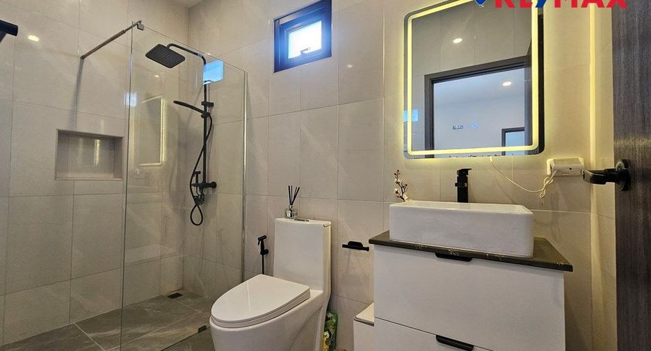 For sale 4 bedrooms house in Bang Lamung, Chonburi