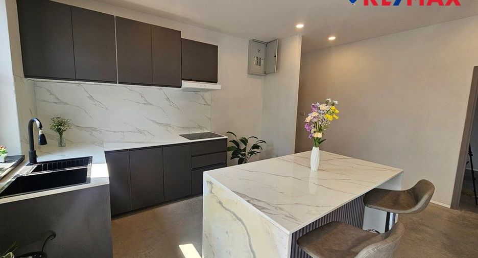For sale 4 bedrooms house in Bang Lamung, Chonburi