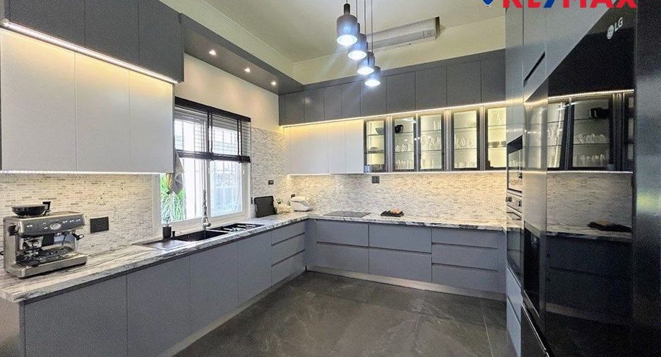 For sale 3 bedrooms house in Bang Lamung, Chonburi