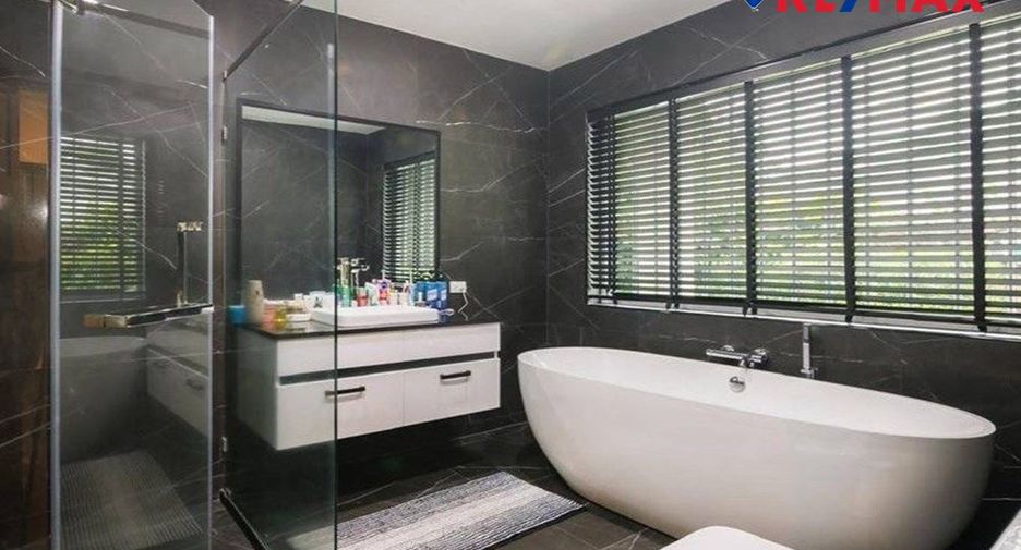 For sale 3 bedrooms house in Bang Lamung, Chonburi