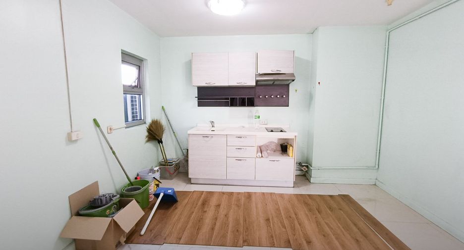 For sale 3 bedrooms condo in Pak Kret, Nonthaburi