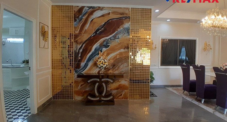 Casa en venta de 5 habitaciones en Bang Lamung, Chonburi