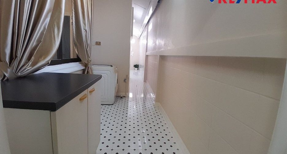 Casa en venta de 5 habitaciones en Bang Lamung, Chonburi