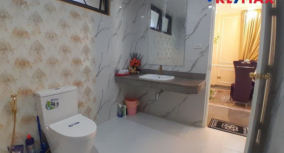 Casa en venta de 5 habitaciones en Bang Lamung, Chonburi