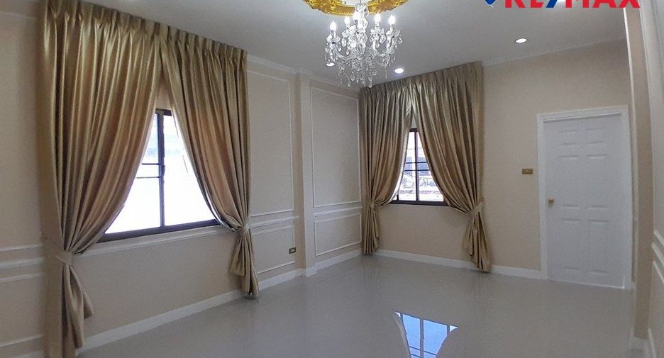 Casa en venta de 5 habitaciones en Bang Lamung, Chonburi