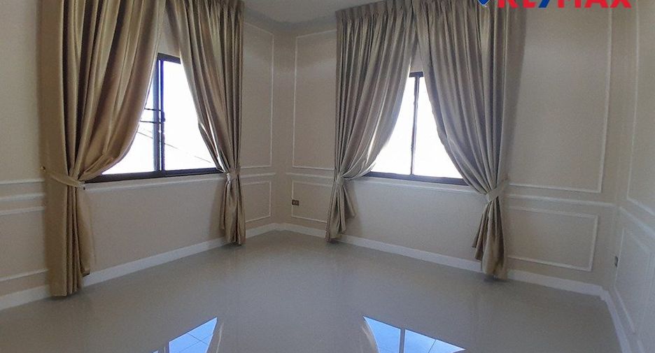 Casa en venta de 5 habitaciones en Bang Lamung, Chonburi