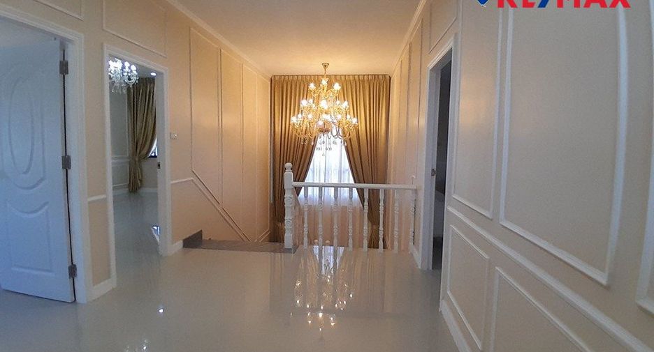 Casa en venta de 5 habitaciones en Bang Lamung, Chonburi
