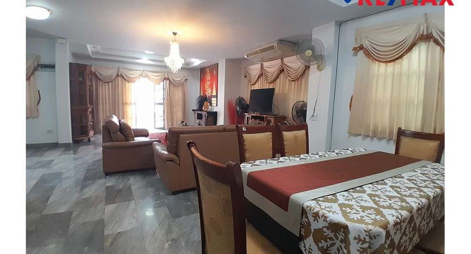 For sale 4 bedrooms house in Bang Lamung, Chonburi