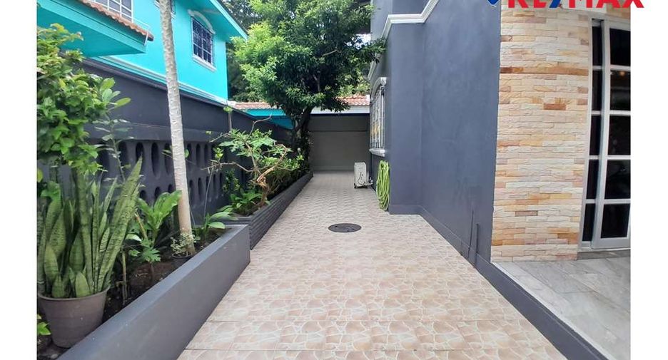 For sale 4 bedrooms house in Bang Lamung, Chonburi