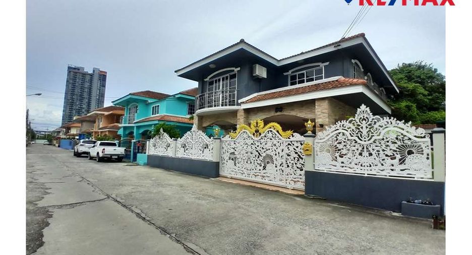 For sale 4 bedrooms house in Bang Lamung, Chonburi