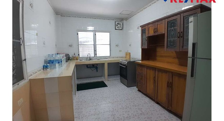 For sale 4 bedrooms house in Bang Lamung, Chonburi
