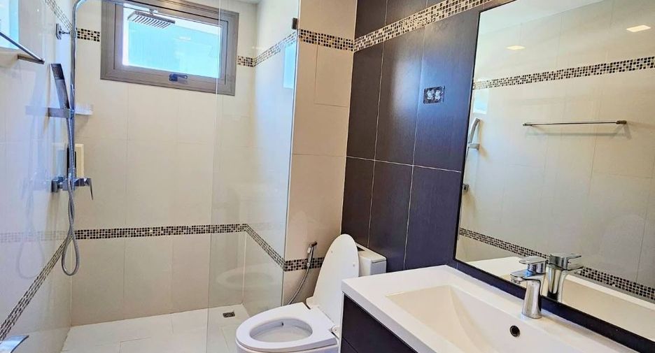 Condo en alquiler de 2 habitaciones en Bang Lamung, Chonburi