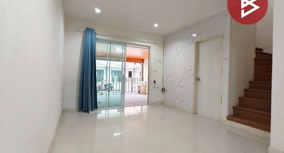 Casa adosada en venta de 4 habitaciones en Mueang Samut Sakhon, Samut Sakhon