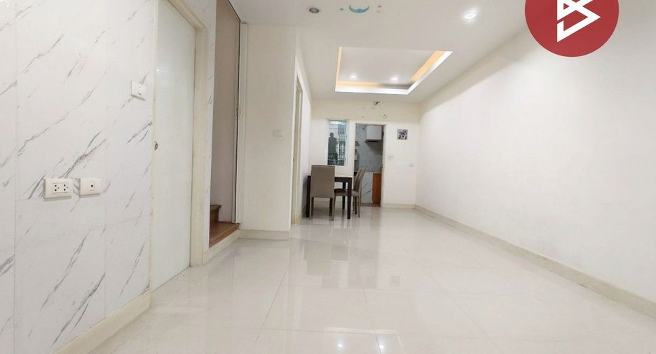 Casa adosada en venta de 4 habitaciones en Mueang Samut Sakhon, Samut Sakhon