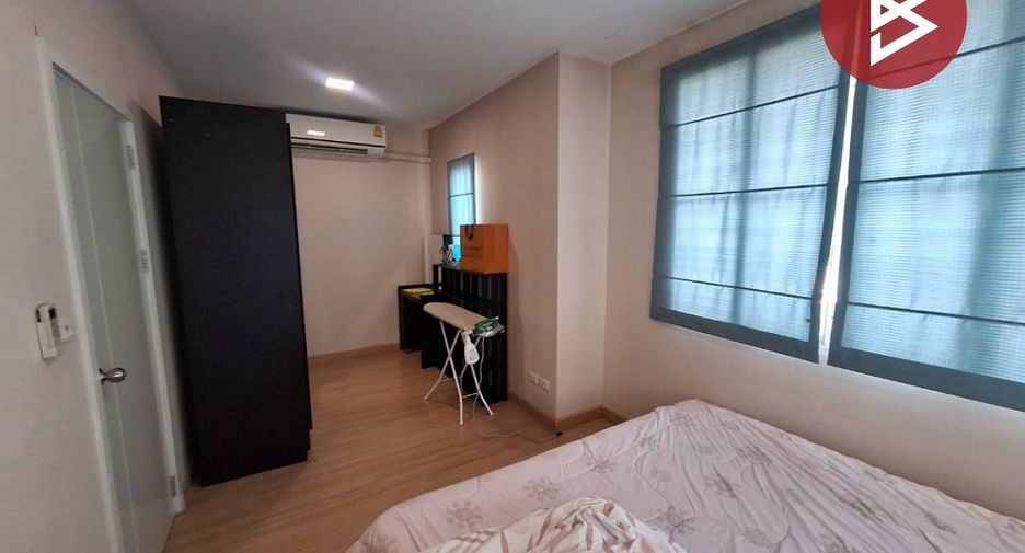 For sale 3 bedrooms townhouse in Khlong Sam Wa, Bangkok
