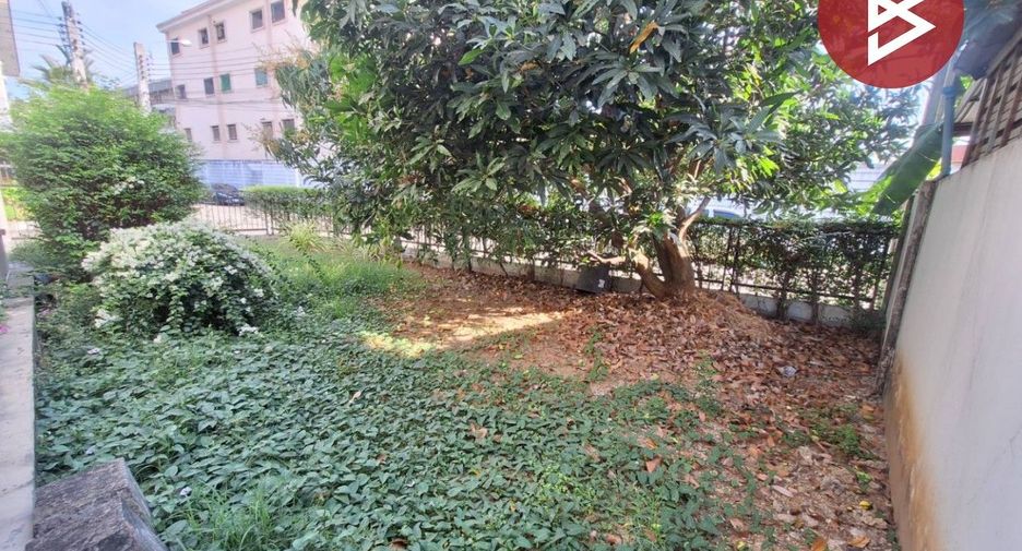 For sale 3 bedrooms townhouse in Khlong Sam Wa, Bangkok