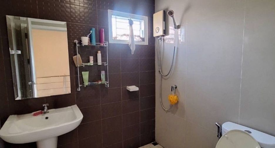 For sale 3 bedrooms townhouse in Khlong Sam Wa, Bangkok