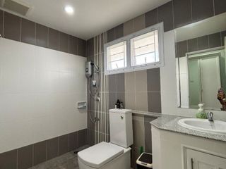 For sale 6 bedrooms house in Ban Bueng, Chonburi