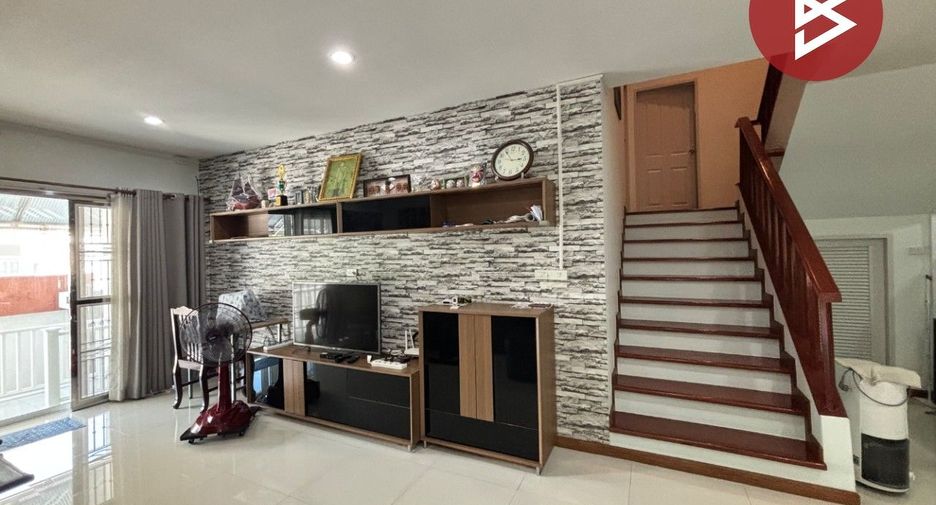 For sale 6 bedrooms house in Ban Bueng, Chonburi